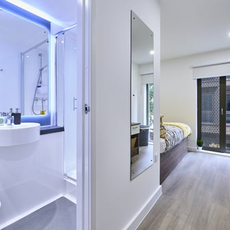 Ensuite Gold - Image 2