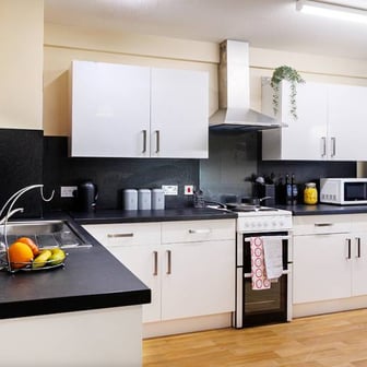 Bronze Ensuite - Image 3