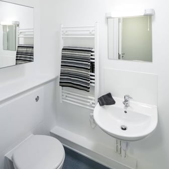 Large Twodio en-suite - Image 2