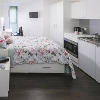 Studio En-suite - Image 1