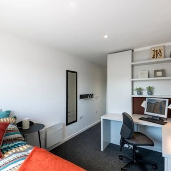 Standard En-suite - Image 1