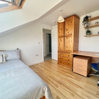 Flat 6 - 4 bedrooms - Image 5