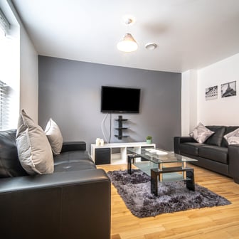 Room 6 En Suite in 11 bed house - Image 7