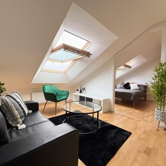 Top Floor Flat- 2 Bedrooms - Image 1