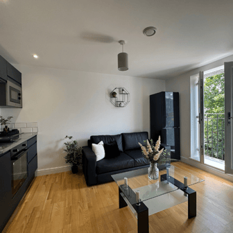 Flat 2- 1 Bedroom - Image 3