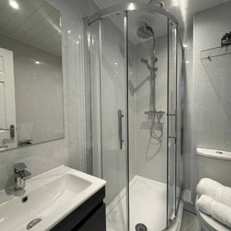 Flat 5- 1 Bedroom - Image 6