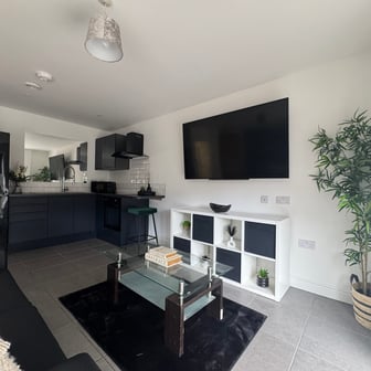 1 Bedroom Studio - Image 2