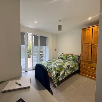 Flat 1 - 2 bedrooms - Image 5