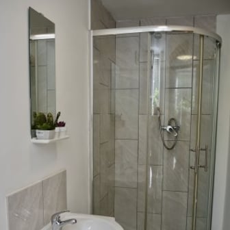 Studio Flat- MB37 (Reserved for 2nd Year or more Students) - Image 4