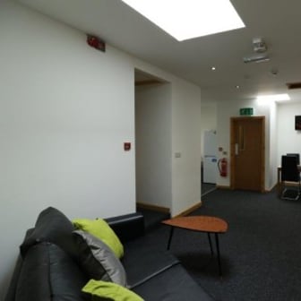 Large Ensuite Room- MB129 (Reserved for 2nd Year or more Students) - Image 4
