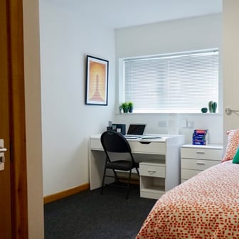 Large Ensuite Room- MB129 (Reserved for 2nd Year or more Students) - Image 1