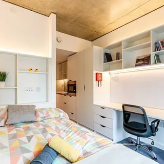 Deluxe Studio - Image 9