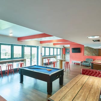 Refurbished Classic 4 Bed En-Suite - Image 3