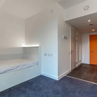 Deluxe Studio - Image 6