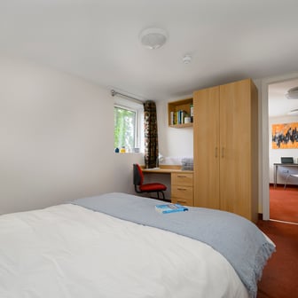 1 Bedroom Deluxe Student Apartment - Image 1