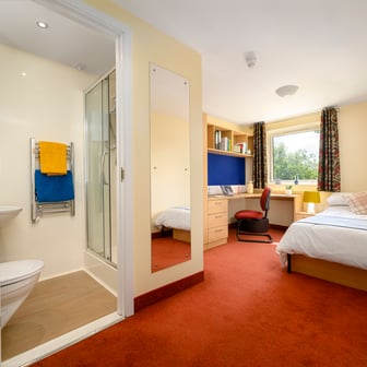 6 Bedroom Apartment – Classic - Image 1