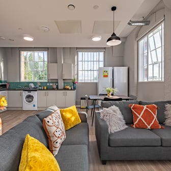 Economy Ensuite - Image 2