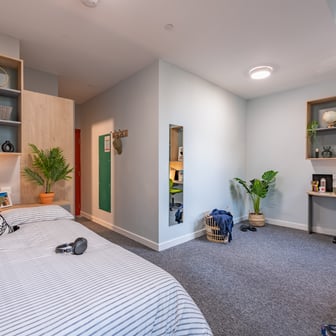 Economy Ensuite - Image 5