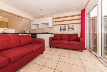 6 bed house, Tennyson Avenue, Christchurch, Kent, CT11ER - Image 1
