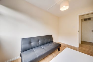 3 bed flat, Long Meadow Way, Hales Place, Kent, CT27DG - Image 6