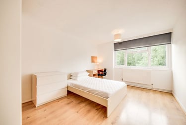 3 bed flat, Long Meadow Way, Hales Place, Kent, CT27DG - Image 1