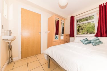 5 bed house, College Road, Christchurch, Kent, CT11QX - Image 3