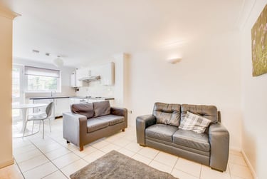 5 bed house, Regency Place -Professional, Christchurch, Kent, CT11YS - Image 1