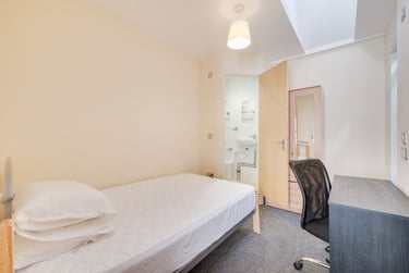 4 bed flat, Northgate (Flat), Christchurch, Kent, CT11BE - Image 4