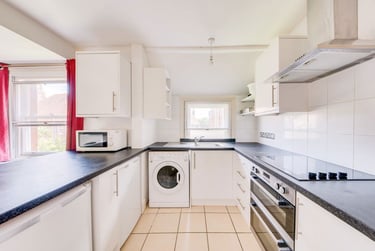4 bed flat, Northgate (Flat), Christchurch, Kent, CT11BE - Image 2