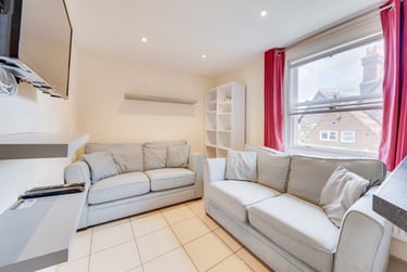 4 bed flat, Northgate (Flat), Christchurch, Kent, CT11BE - Image 1