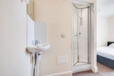 4 bed flat, Northgate (Flat), Christchurch, Kent, CT11BE - Image 12