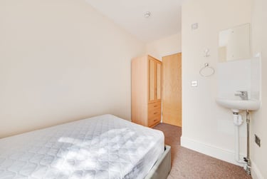 4 bed flat, Northgate (Flat), Christchurch, Kent, CT11BE - Image 14
