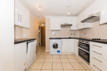 6 bed house, Shipman Avenue, Harbledown, Kent, CT28PE - Image 2