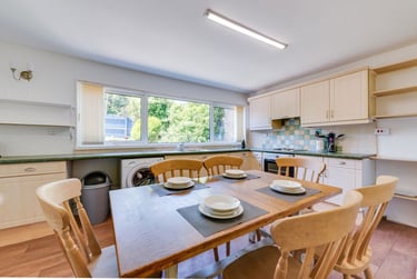 5 bed house, Somner Close, St Stephens, Kent, CT28LJ - Image 1