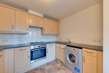 3 bed flat, Bingley Court, Wincheap, Kent, CT12SX - Image 9