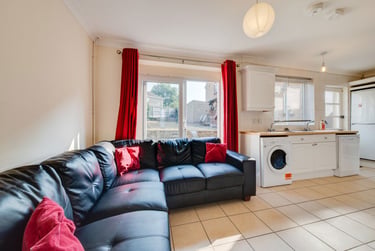5 bed house, Warwick Road - Professional, Christchurch, Kent, CT11RQ - Image 5