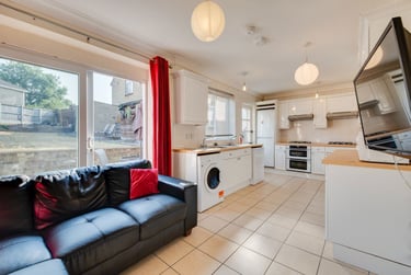 5 bed house, Warwick Road - Professional, Christchurch, Kent, CT11RQ - Image 4