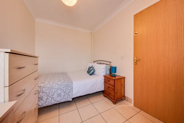 5 bed house, Warwick Road - Professional, Christchurch, Kent, CT11RQ - Image 9