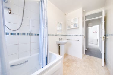 1 bed house, York Road, Wincheap, Kent, CT13TA - Image 9