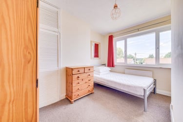 4 bed house, Old Park Avenue - Family, Christchurch, Kent, CT11DN - Image 10