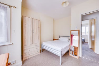 4 bed house, Old Park Avenue - Family, Christchurch, Kent, CT11DN - Image 9