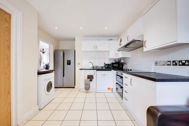 1 bed house, College Road - Room, Christchurch, Kent, CT11QX - Image 5
