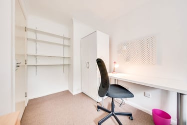 1 bed house, St Michaels Road - Room, St Stephens, Kent, CT27HQ - Image 2