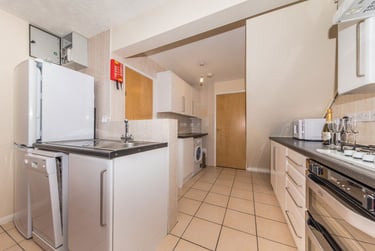 1 bed house, Tennyson Avenue - Room, Christchurch, Kent, CT11ER - Image 6