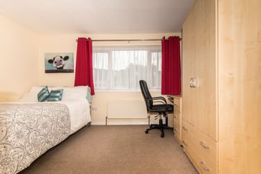 1 bed house, Tennyson Avenue - Room, Christchurch, Kent, CT11ER - Image 9