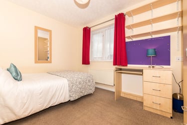 1 bed house, Tennyson Avenue - Room, Christchurch, Kent, CT11ER - Image 10