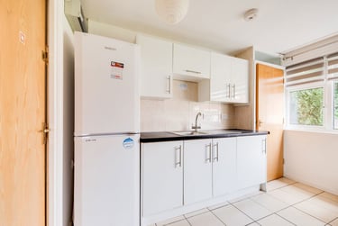 1 bed house, St Dunstans Close - Room, St Stephens, Kent, CT28LP - Image 4
