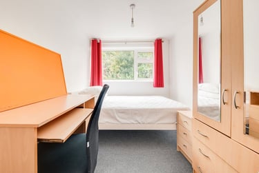 1 bed house, St Dunstans Close - Room, St Stephens, Kent, CT28LP - Image 7