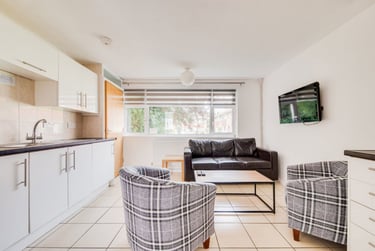 1 bed house, St Dunstans Close - Room, St Stephens, Kent, CT28LP - Image 1