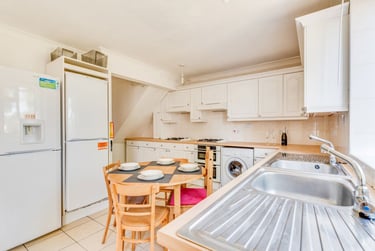 1 bed house, Warwick Road - Room, Christchurch, Kent, CT11RG - Image 2